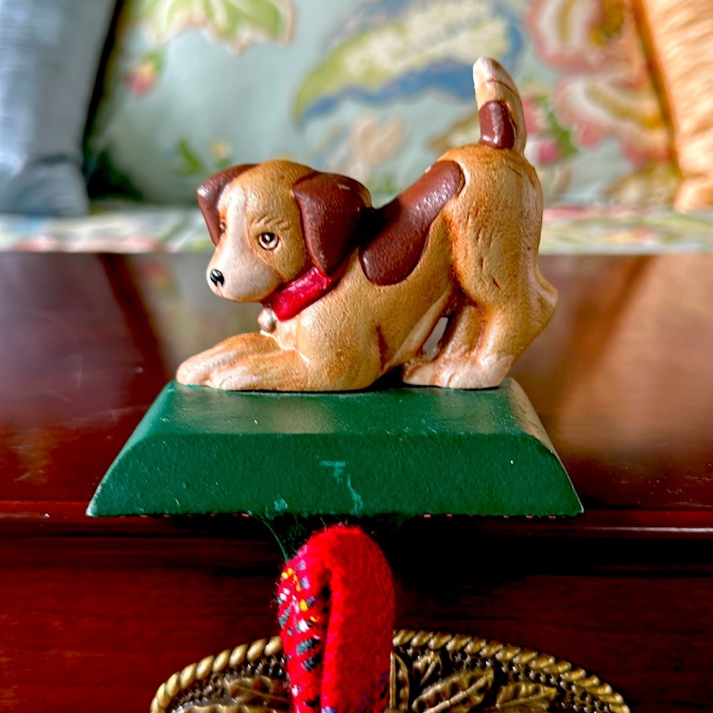 Midwest of Canon Falls, cast iron, doggy mantel stocking holder